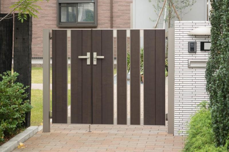 Pourquoi choisir un portail en aluminium pour votre maison &agrave; La Farl&egrave;de ?